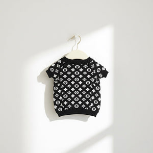 Chewy V Noir Sweater