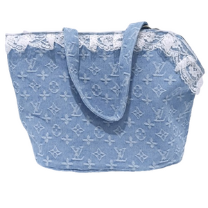 Chewy V Monogram Carrier