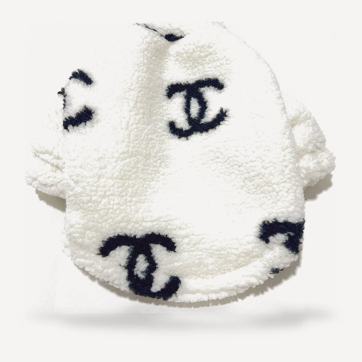 Boucle Logo dog sweater inspired by Chanel view 4